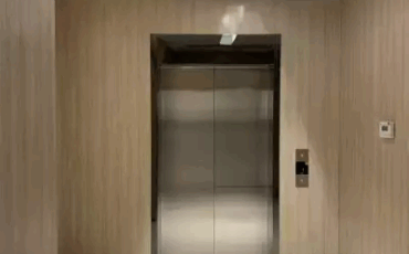 Why do food factories choose cleanroom panels during renovation?