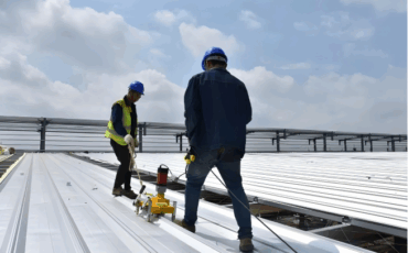 How to choose the roof of a steel structure factory building
